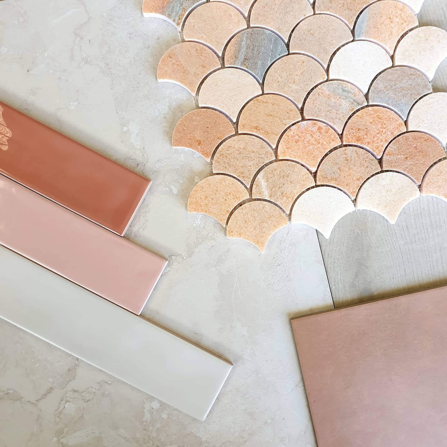 Rojo Alicante fan mosaic